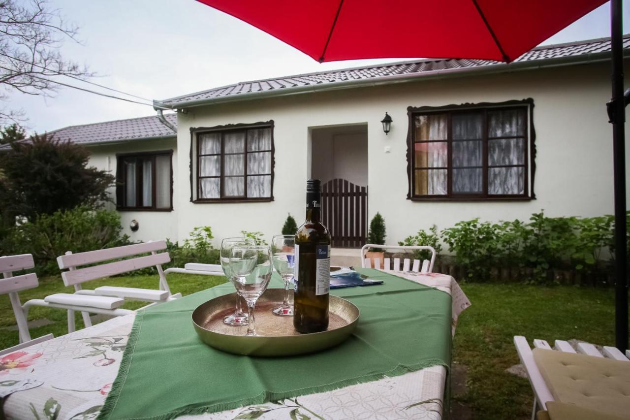 Hellenyi Apartmanok Harkan Exterior foto
