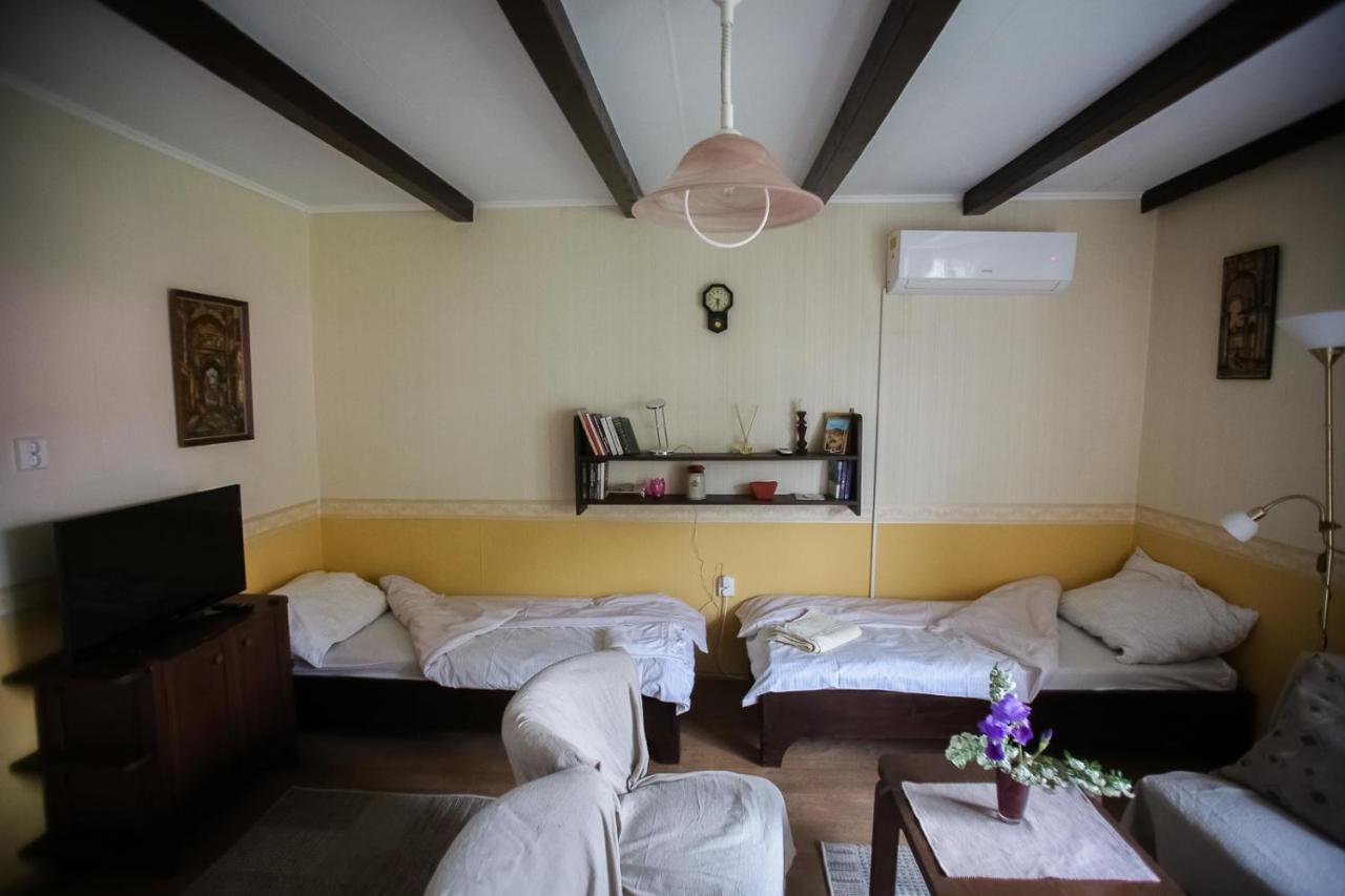 Hellenyi Apartmanok Harkan Exterior foto