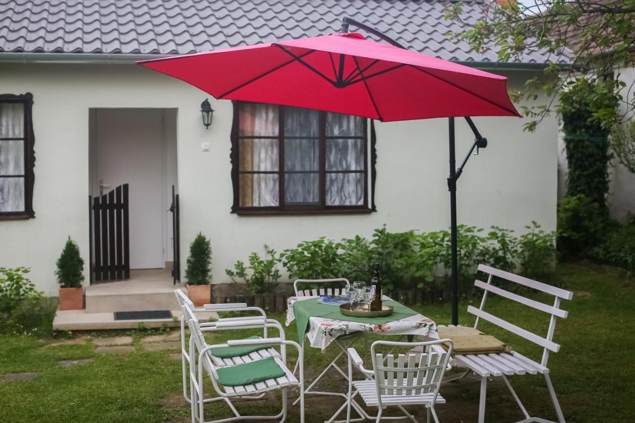 Hellenyi Apartmanok Harkan Exterior foto