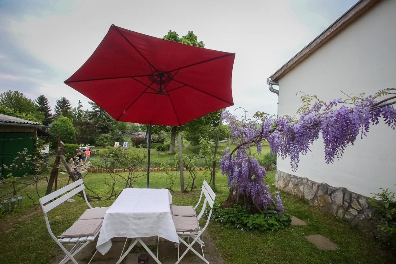 Hellenyi Apartmanok Harkan Exterior foto