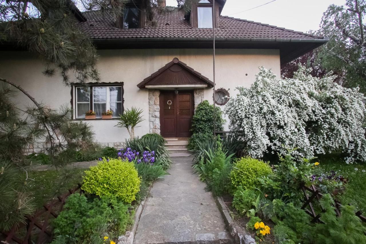 Hellenyi Apartmanok Harkan Exterior foto