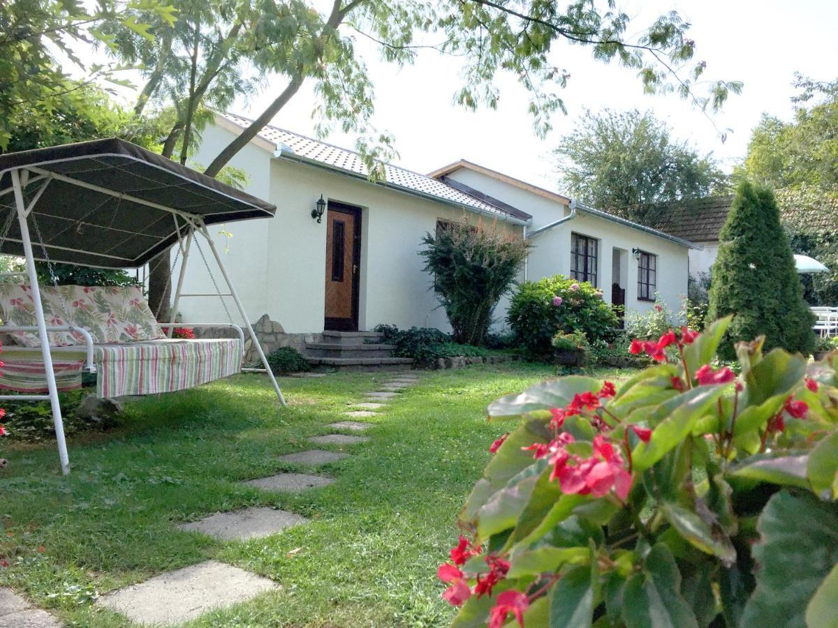 Hellenyi Apartmanok Harkan Exterior foto